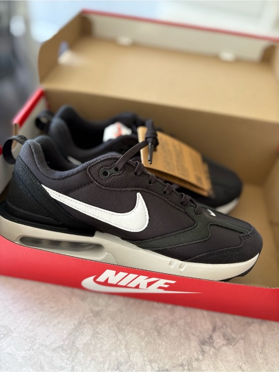 Nike Shoes - Nike Women's Black and White Air-Cushioned Athletic Sneakers